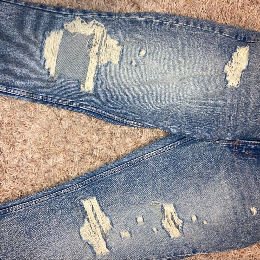 Abercrombie & Fitch High-Rise Distressed Blue Jeans - Picture 6 of 13